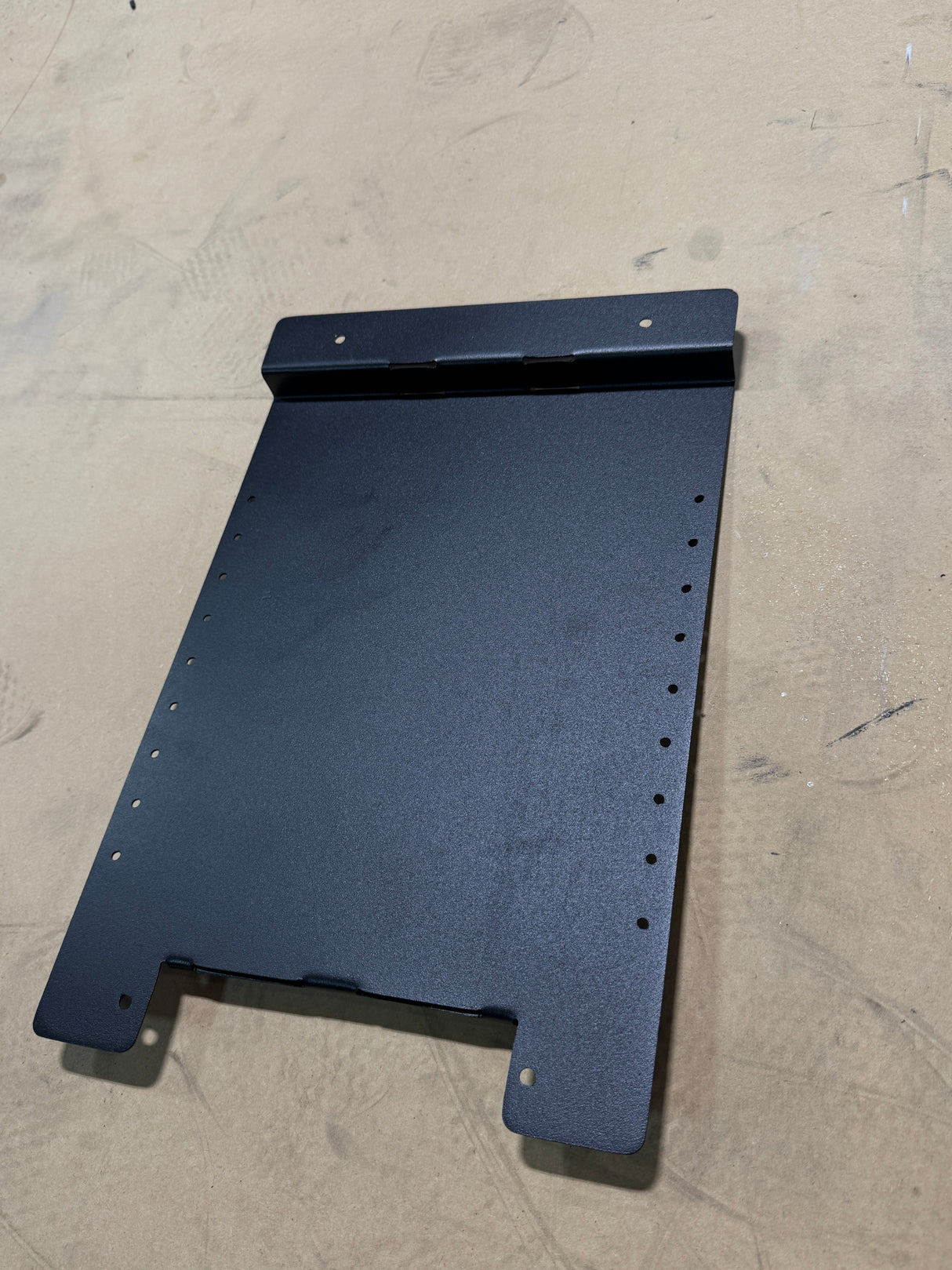 DEFENDER AMP PLATE