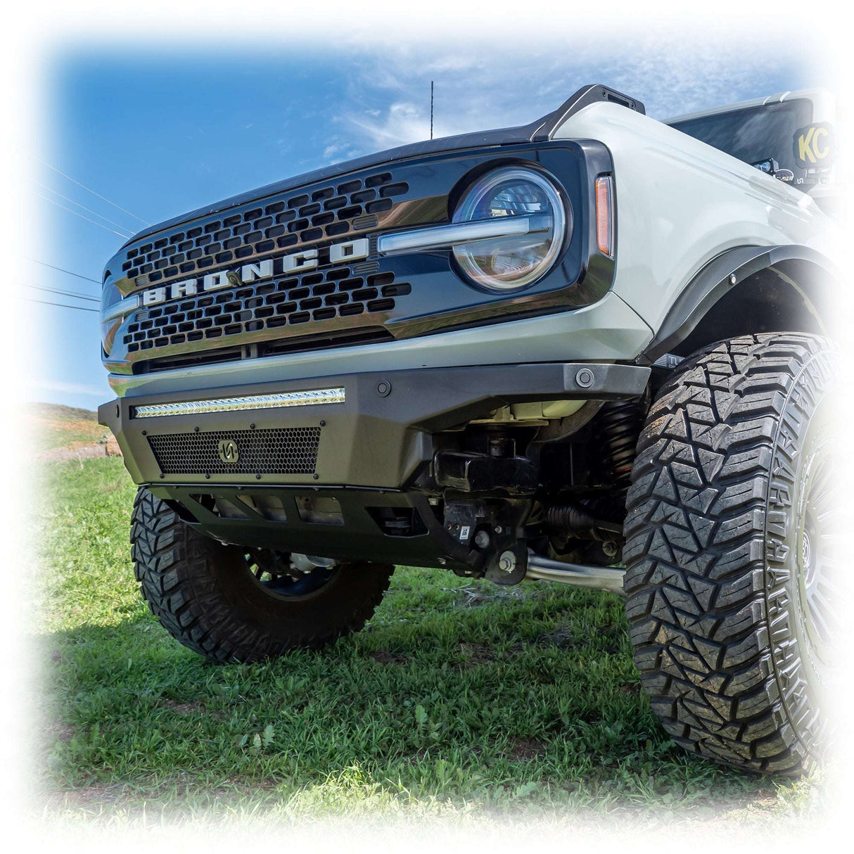 Hyperlyte Front Bumper & Skid Plate for Ford Bronco Turn Offroad