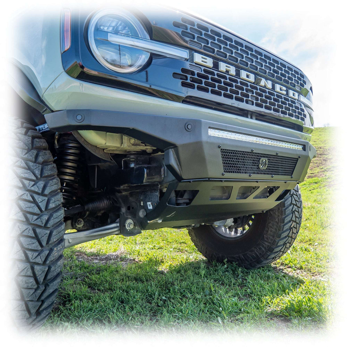 Hyperlyte Front Bumper & Skid Plate for Ford Bronco Turn Offroad