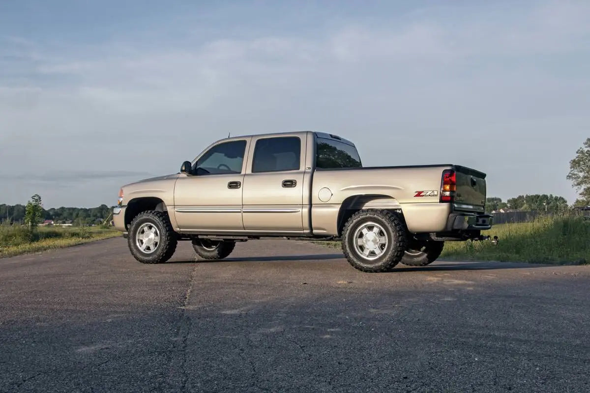 Rough Country 1.5-2 Inch Leveling Kit Chevy/GMC Sierra 1500/Silverado 1500/Tahoe/Yukon 1999-2006 & Classic 7592