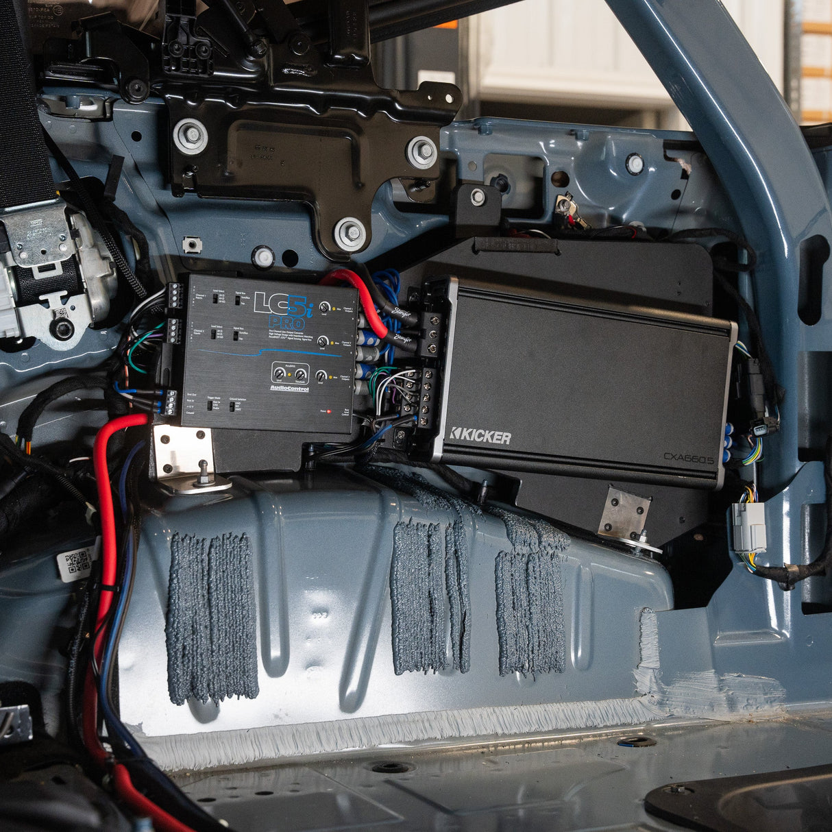 Kicker Plug & Play Amp Kit Bundle Upgrade 2 & 4-Door (NON B&O System) | '21 - Current Ford Bronco