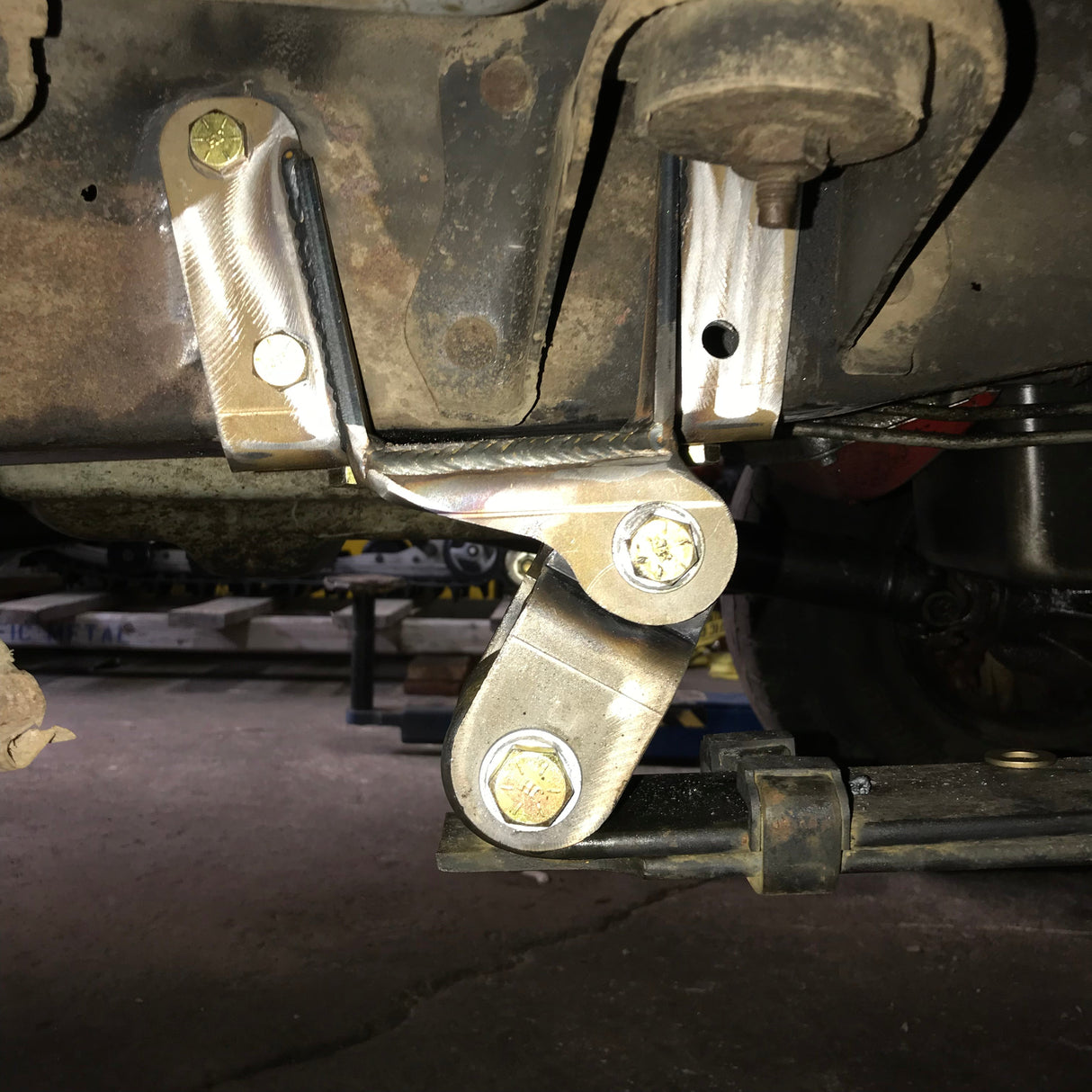 Shackle Reversal Kits (Super Duty spring) - 1992-1997 Ford F250/F350 Sky's Offroad Design
