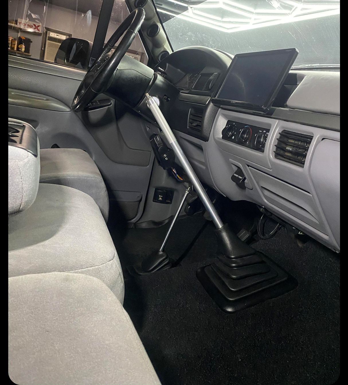 Diesels and Dirtbags 18" ZF5/6 Straight Shifter - 1987-2010 Ford F-Series & Bronco Diesels and Dirtbags