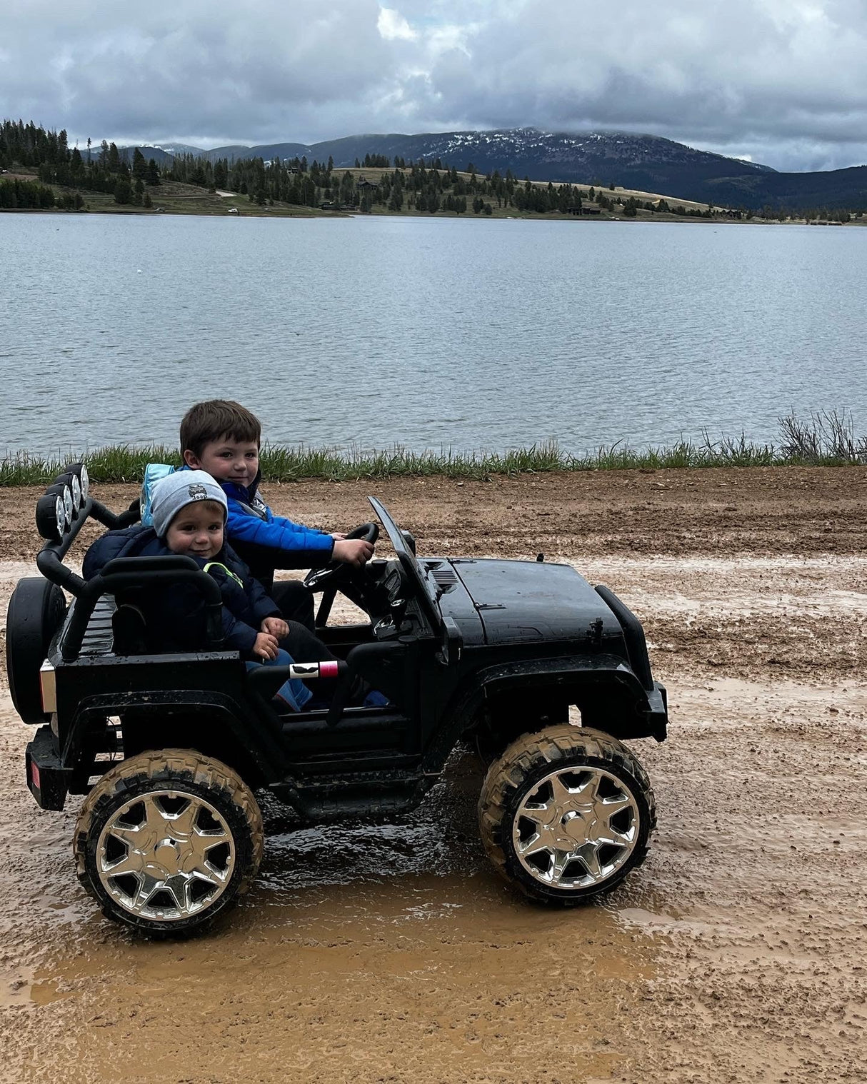 2 Seater 24 Volt 4x4 Electric Ride On Jeep Style Rubber Tires Fully Loaded Truck ATV UTV For Kids W/Magic Cars® Wireless Parental Control MagicCars