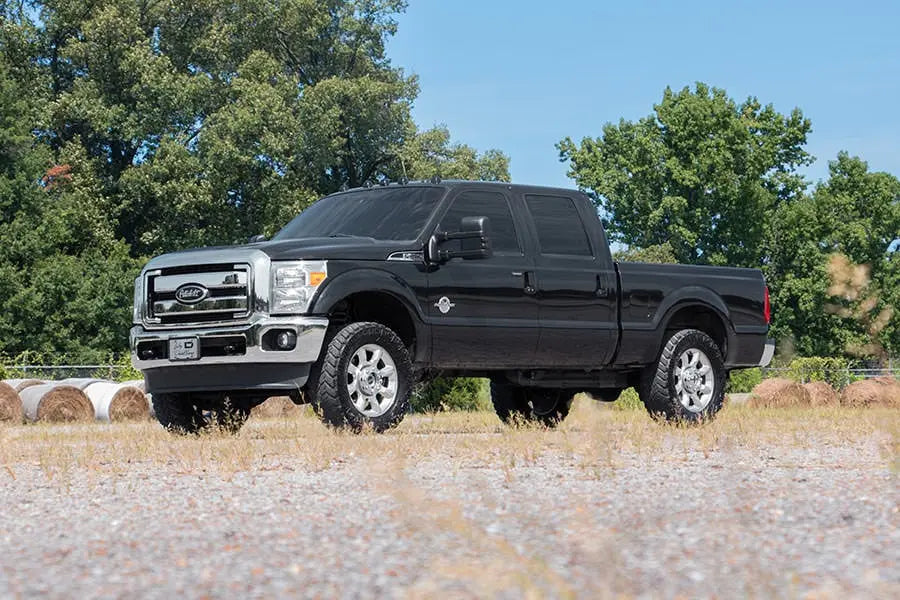 Rough Country 1.5-2 Inch Leveling Kit Ford F-250/F-350 Super Duty 4WD 2005-2023 514-config