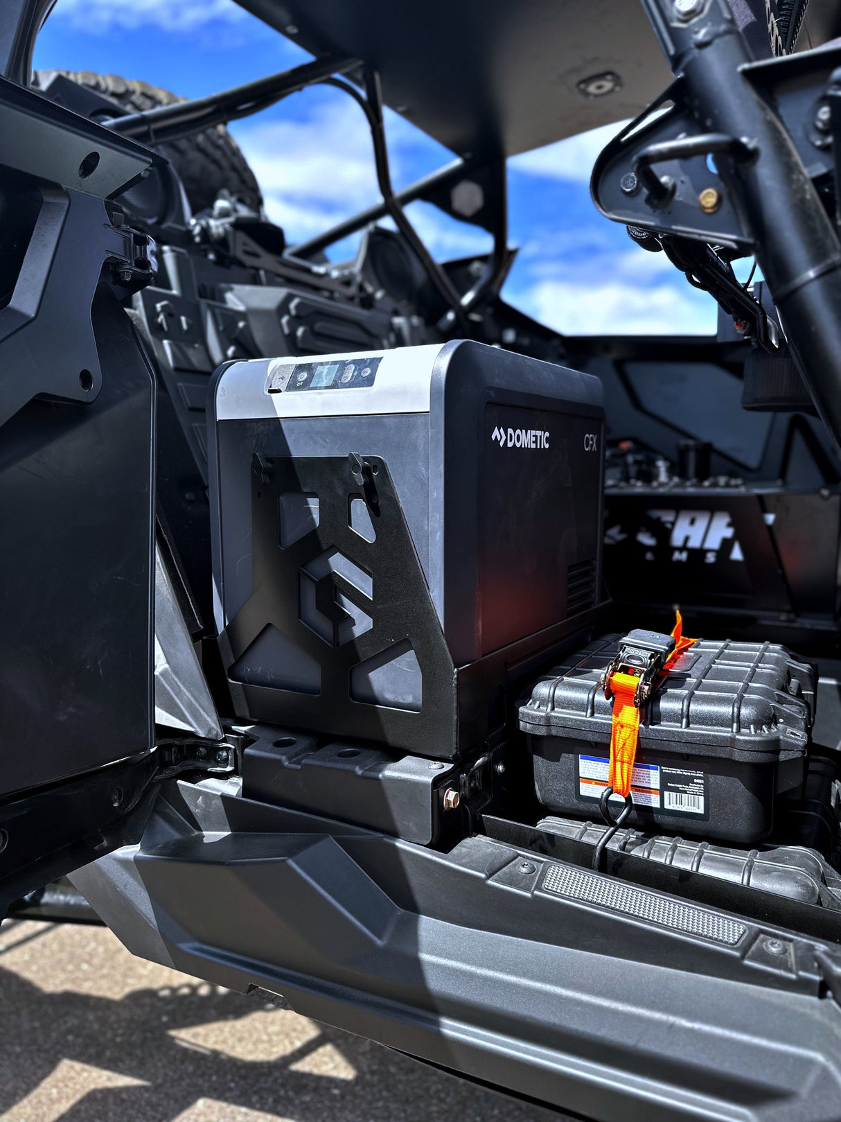 POLARIS TURBO R & PRO R - DOMETIC COOLER MOUNT