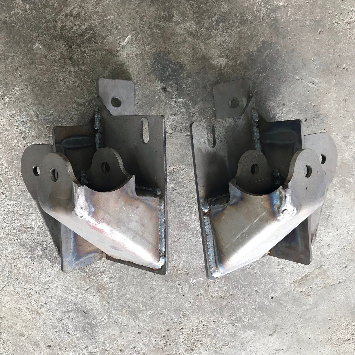 Front Frame Link Mount Bracket Set Dodge / Chevy Far From Stock