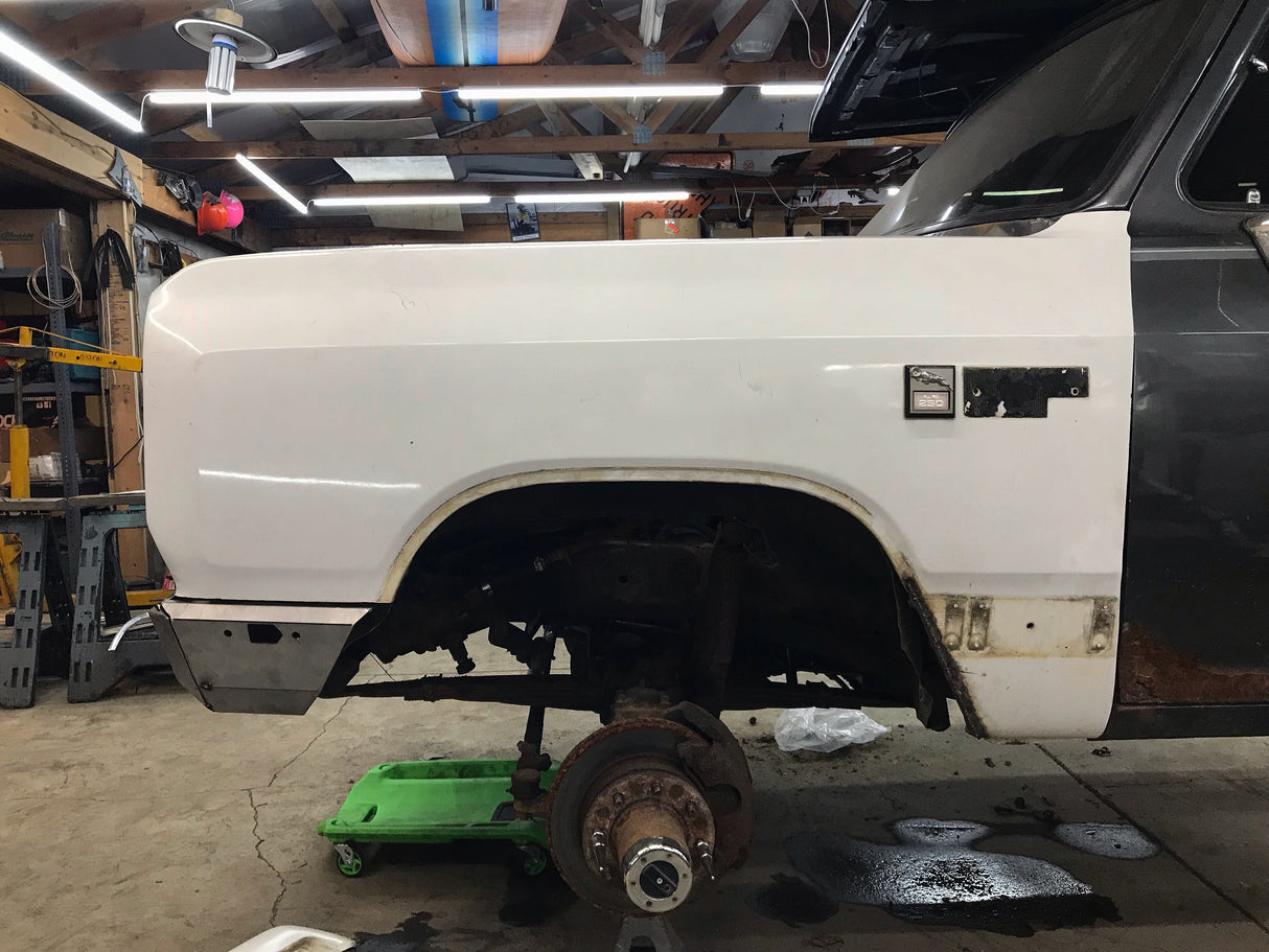 Bumper metal wrap around Add-on Far From Stock