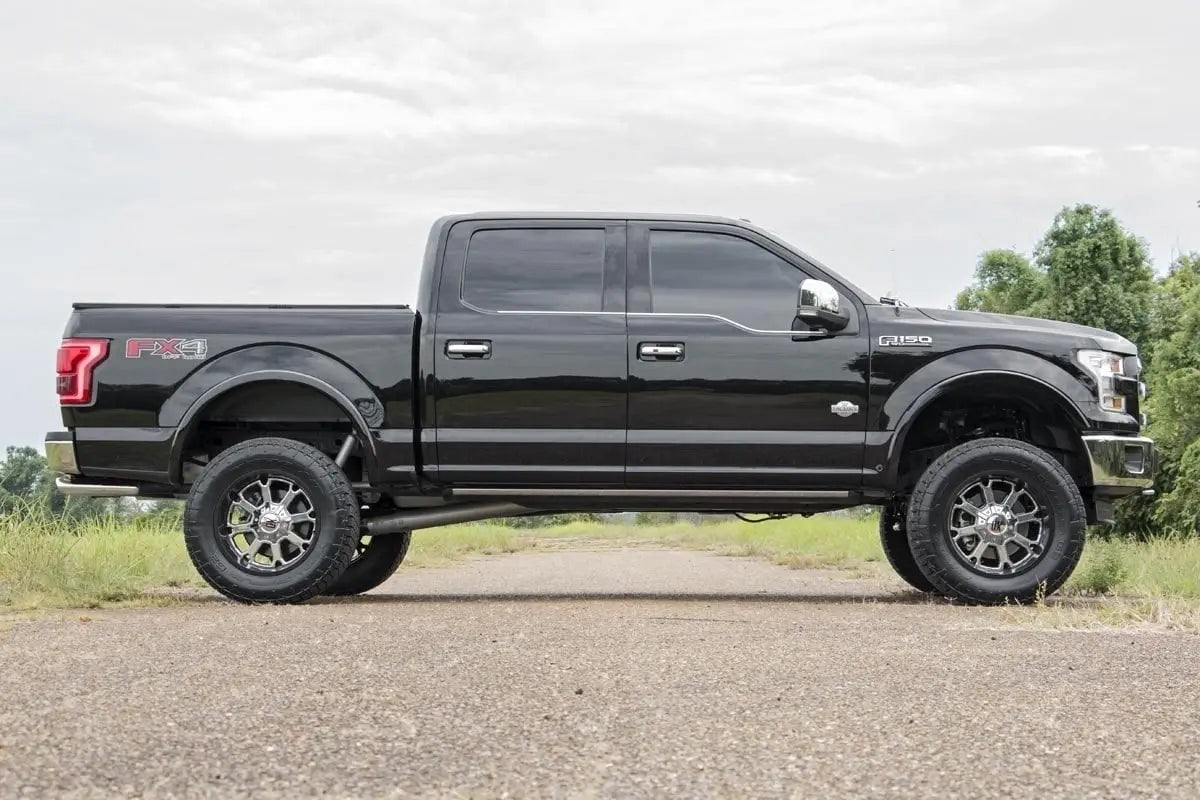 Rough Country 6 Inch Suspension Lift Kit Ford F-150 4WD 2015-2020 557-config