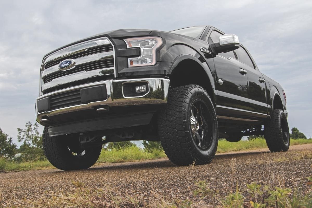 Rough Country 6 Inch Suspension Lift Kit Ford F-150 4WD 2015-2020 557-config