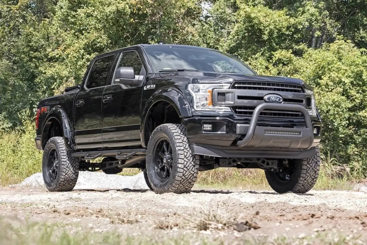 Rough Country 6 Inch Suspension Lift Kit Ford F-150 4WD 2015-2020 557-config