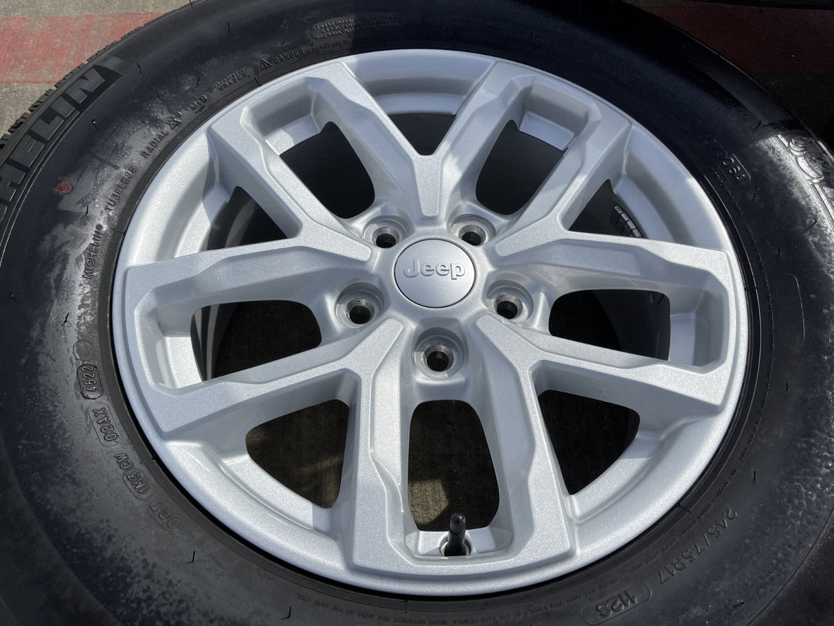17" Jeep Wrangler Gladiator RUBICON OEM 9301 95329 wheels rims tires MICHELIN Texas Truck Tire