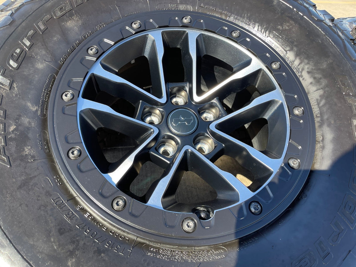 17" Jeep Wrangler 392 Gladiator Rubicon OEM 9329 BEADLOCK wheels rims BFG NEW 35 Texas Truck Tire
