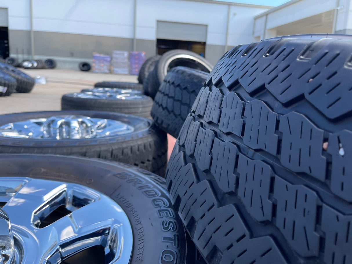 20" Ford F-250 F-350 OEM 10295 25085 10552 chrome Lariat wheels rims tires Texas Truck Tire