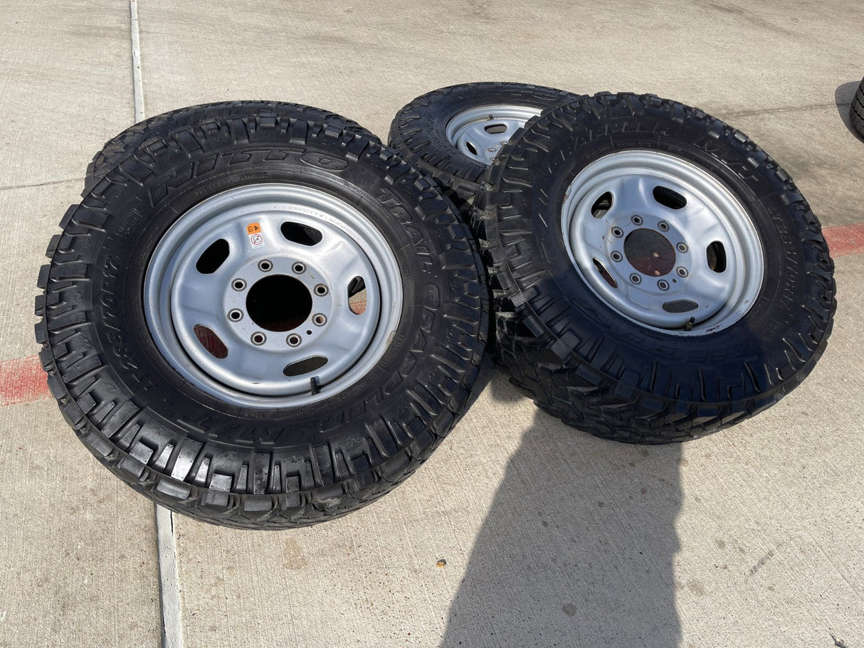 17" Ford F-250 F-350 OEM 3828 wheels rims tires NITRO GRAPLER M/T 33" Texas Truck Tire