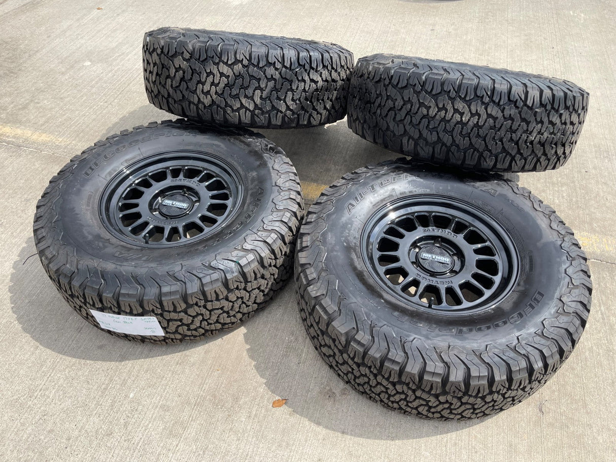 17x8.5 17" Method Racing MR318 Silverado RAM Tacoma wheels rims 6x139 6x5.5 35" Texas Truck Tire