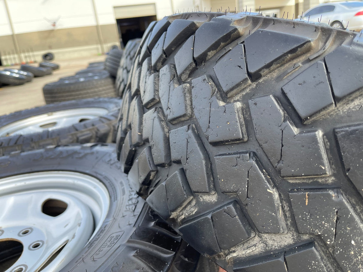 17" Ford F-250 F-350 OEM 3828 wheels rims tires NITRO GRAPLER M/T 33" Texas Truck Tire