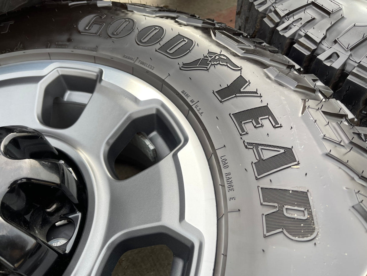 18" Ford F-250 F-350 OEM TREMOR rims wheels 10482 tires 35" DURATRAC R/T Texas Truck Tire