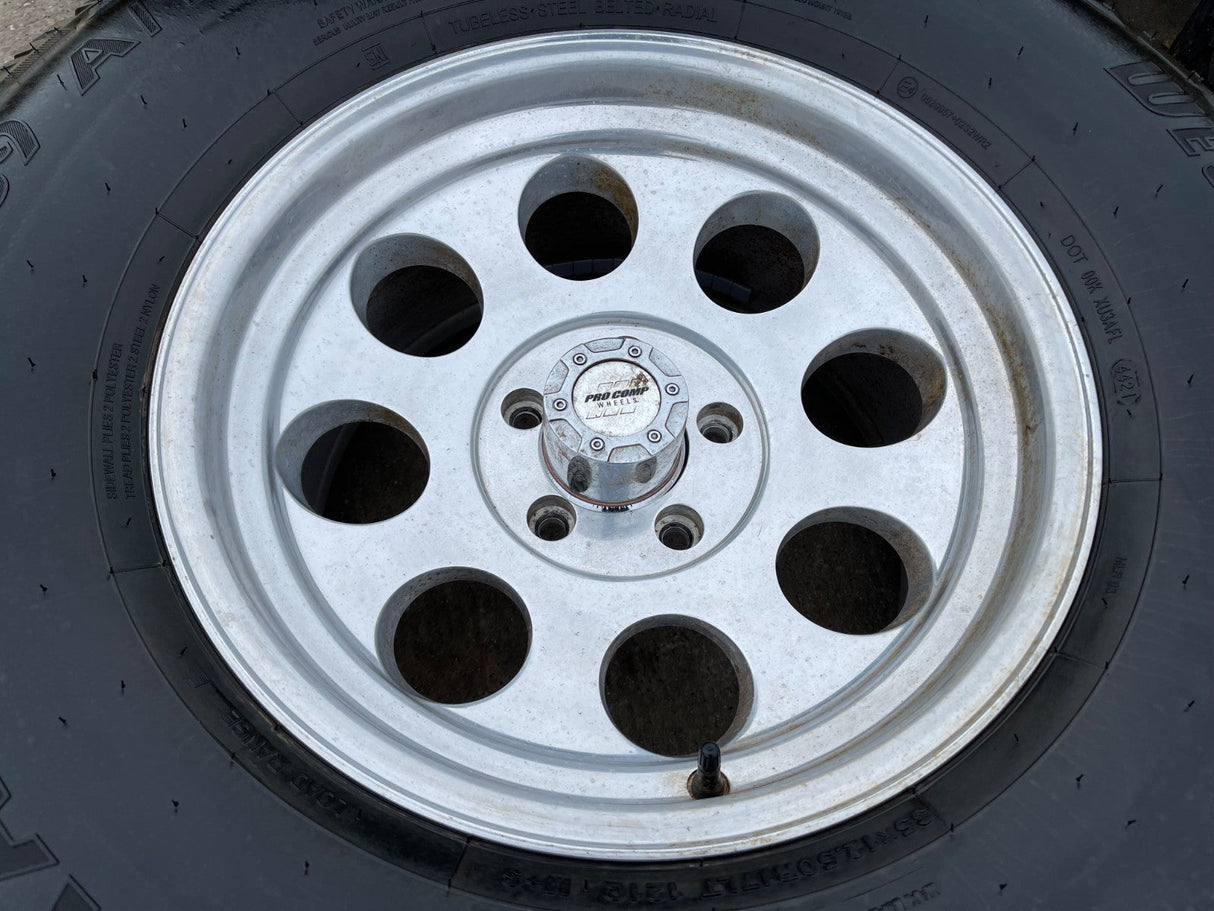 17" 17x9 Pro Comp Series 69 Jeep Wrangler Gladiator 5x127 5x5 wheels rims 35" Texas Truck Tire
