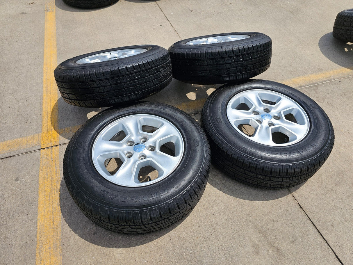 17" Jeep Grand Cherokee OEM wheels rims 9135 tires GENERAL Texas Truck Tire