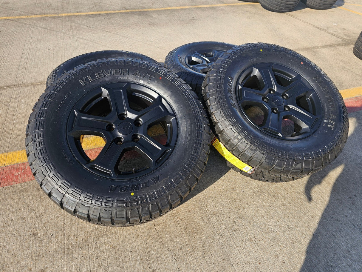 17" Jeep Wrangler Rubicon OEM wheels rims 9216 Gladiator KENDA KLEVER A/T2 NEW Texas Truck Tire