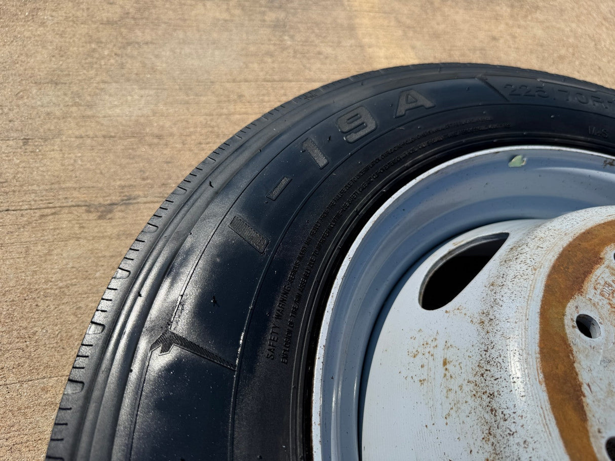 19.5" Ford F-450 Dually F-550 rim RAM 4500 OEM 10x225 spare Texas Truck Tire