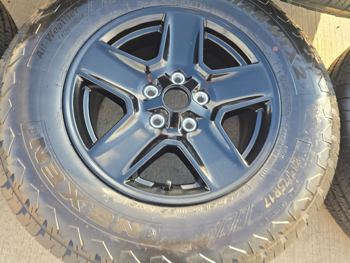17" Jeep Gladiator BLACK OEM wheels rims 9235 Wrangler 2024 2025 2026 NEW Texas Truck Tire