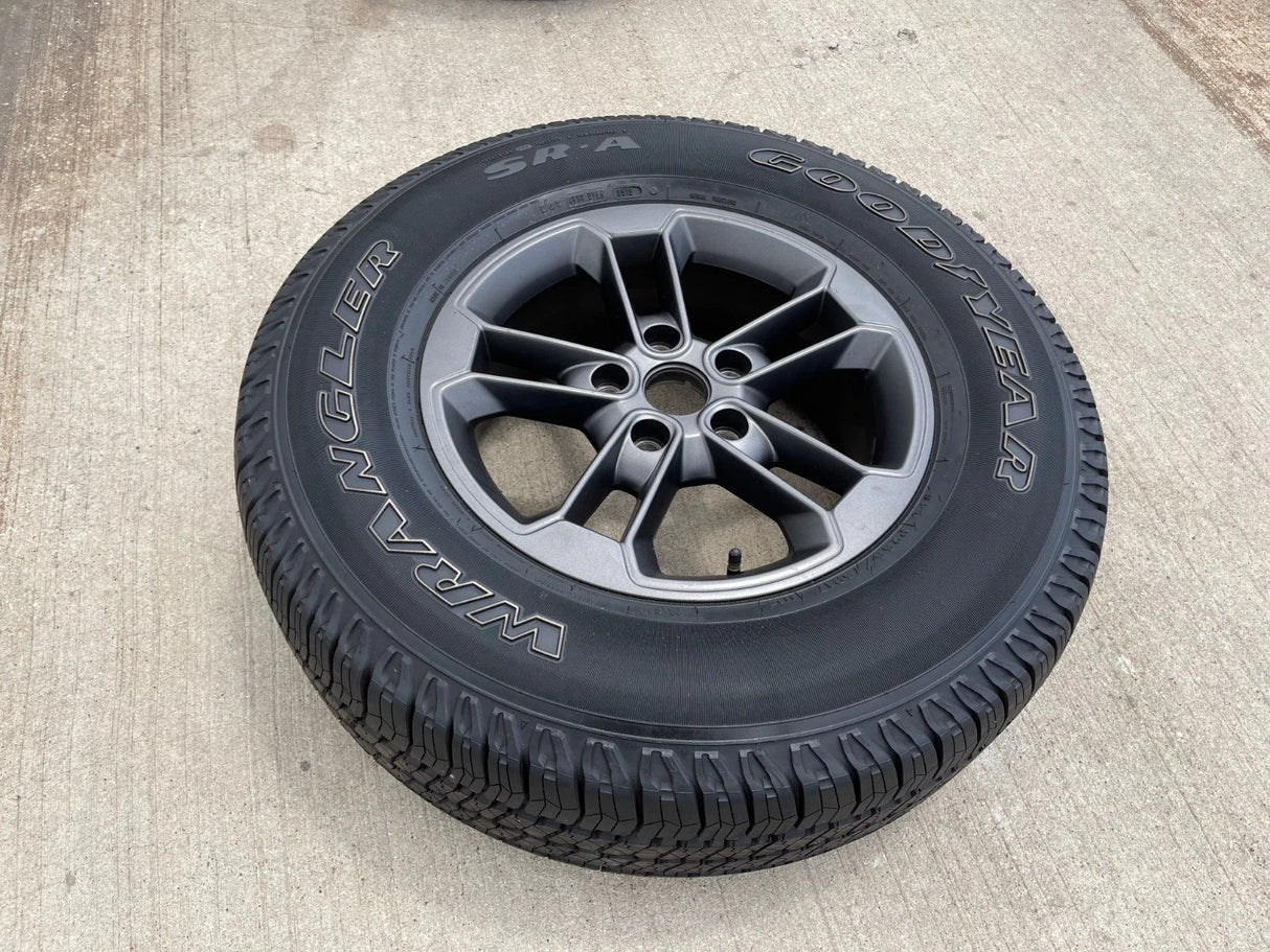 17" Jeep Wrangler Gladiator OEM 9158 9197 wheel rim GRAY spare Texas Truck Tire