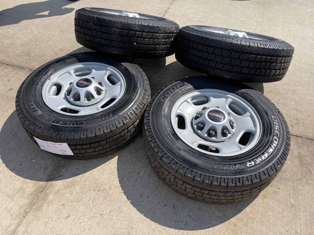 17" Chevy Silverado GMC Sierra 2500 3500 OEM 8095 wheels COOPER H/T3 Texas Truck Tire