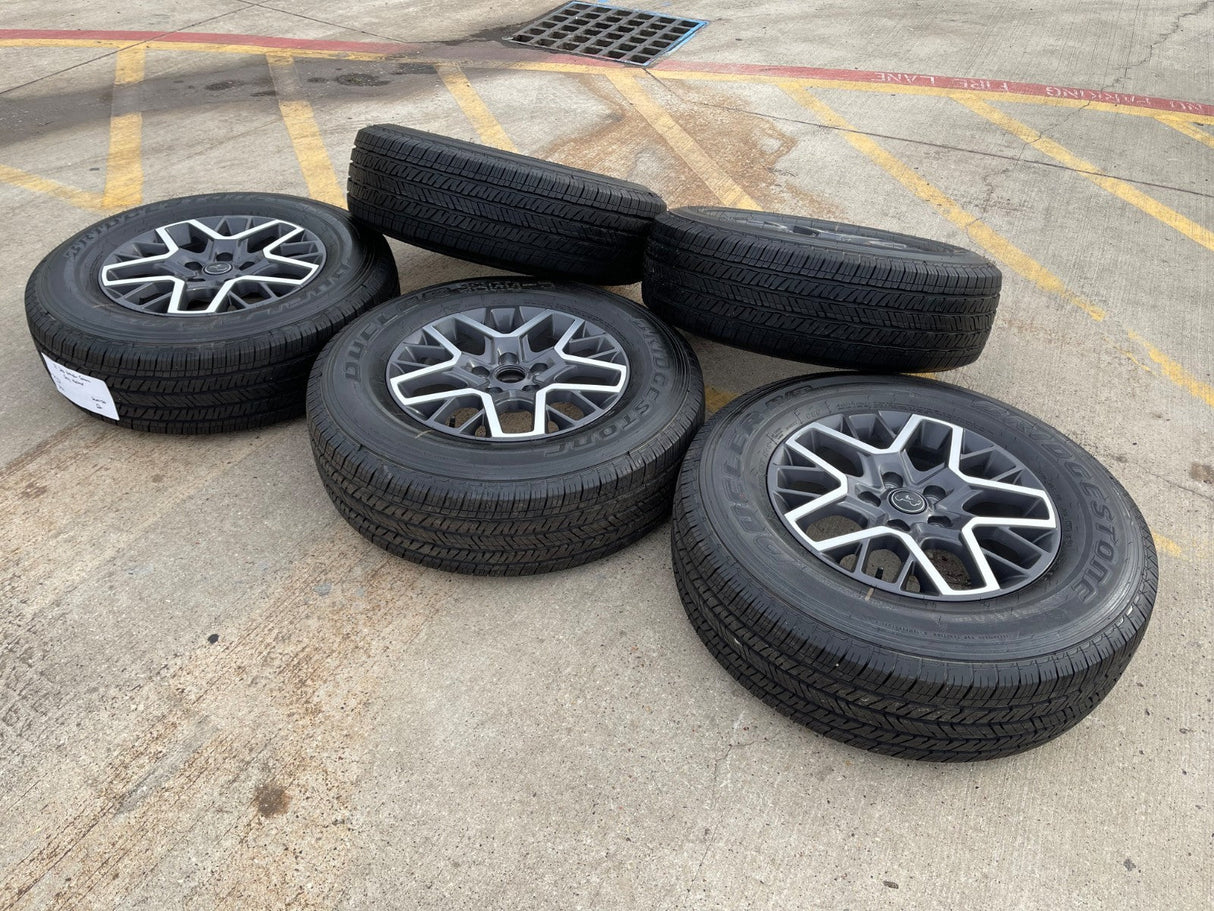 18" Jeep Wrangler Grand Cherokee Gladiator OEM 9331 wheels rims 2025 2026 NEW Texas Truck Tire