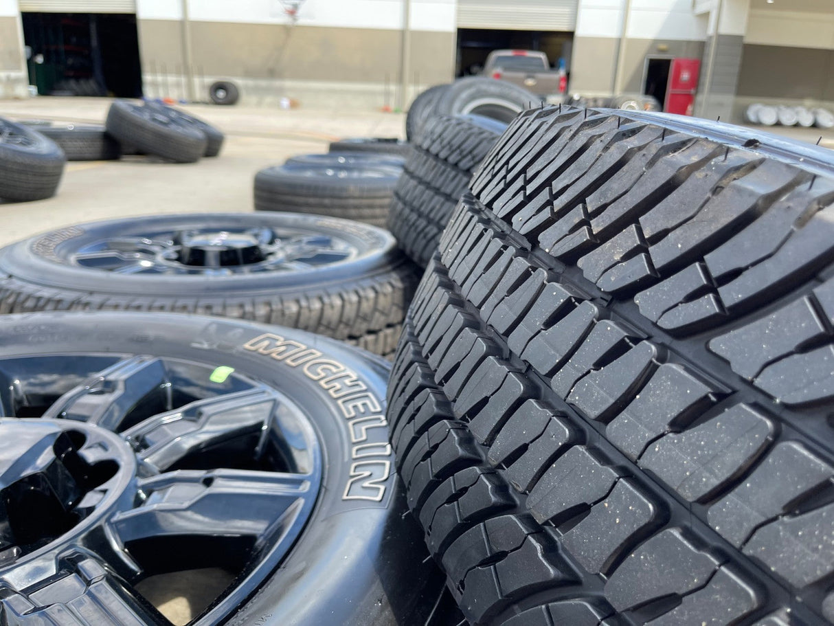 20" GMC Sierra AT4X 2500 3500 OEM 14137 5963 wheels rims Silverado NEW MICHELIN Texas Truck Tire