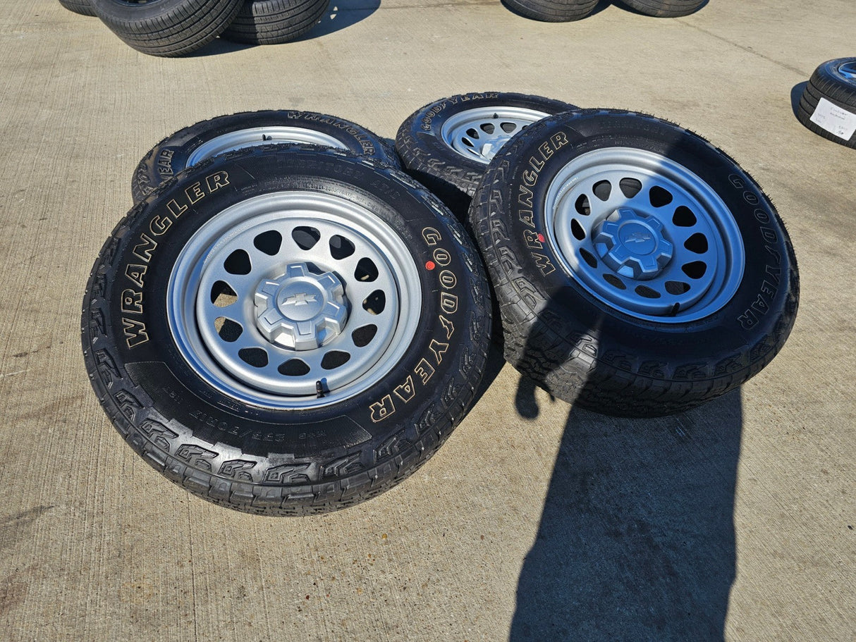 17" Chevy Colorado OEM wheels rims Silverado 8130 Canyon 2025 2026 NEW GOODYEAR Texas Truck Tire