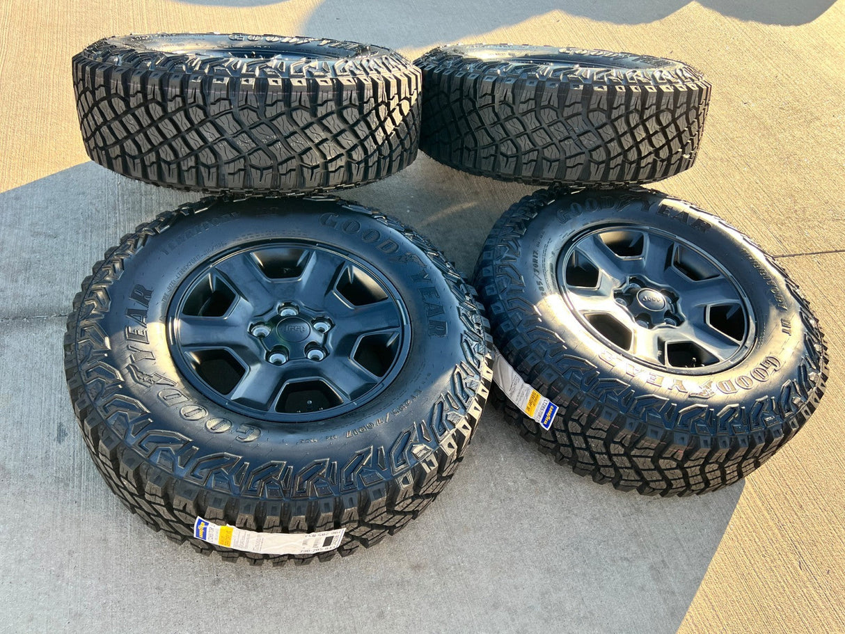 17" Jeep Wrangler Rubicon OEM 9260 wheels rims Gladiator GOODYEAR A/T 33" NEW Texas Truck Tire
