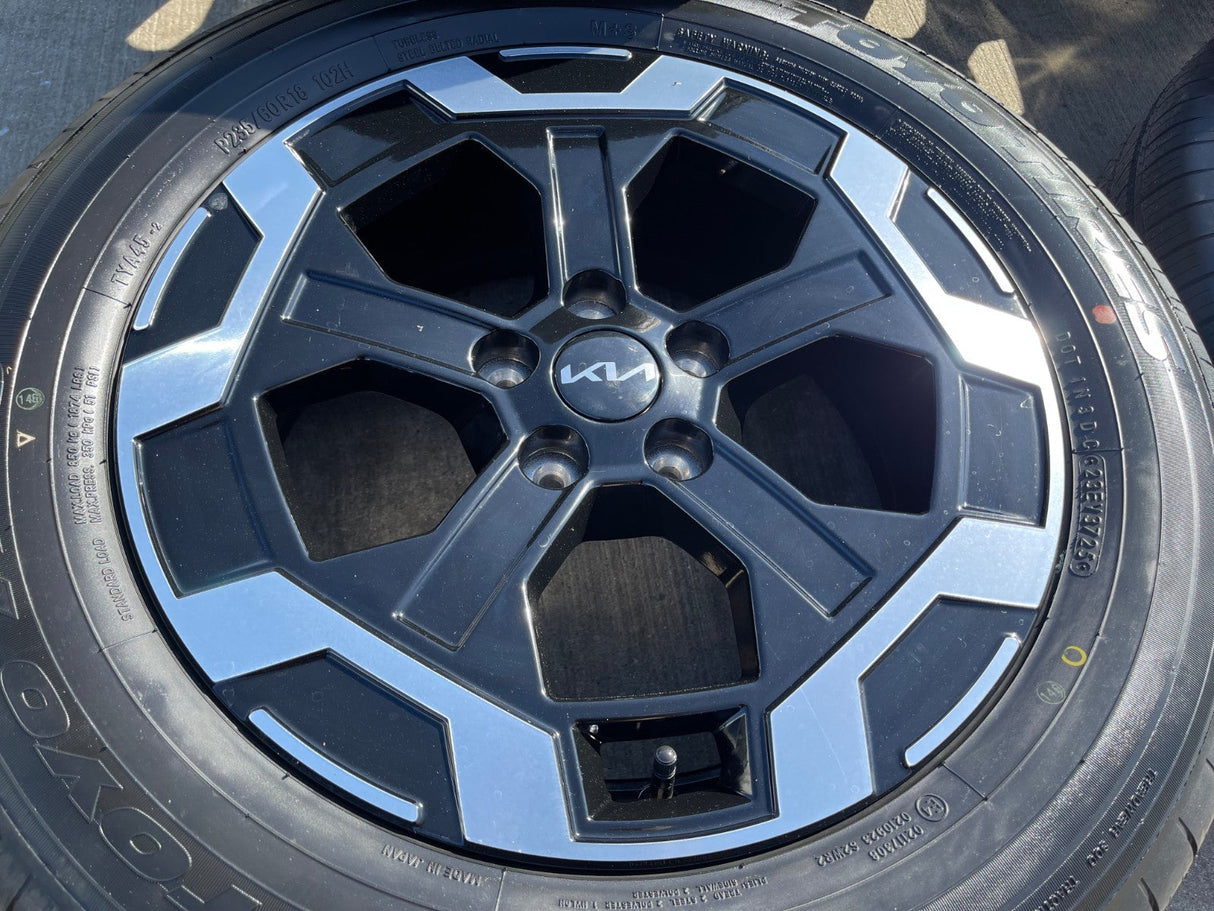 18" Hyundai Santa Fe Cruz OEM wheels rims 52910 Black 2024 2025 2026 TOYO NEW Texas Truck Tire