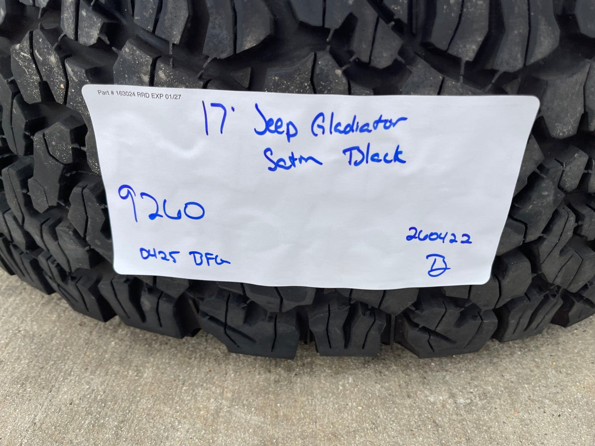 17" Jeep Wrangler Rubicon OEM 9260 wheels rims Gladiator tires BFG KO2 A/T 33" Texas Truck Tire