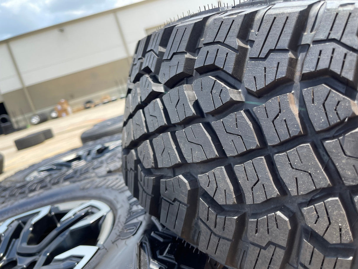 18" Chevy Silverado ZR2 Tahoe TRAIL BOSS Sierra OEM 95415 wheels rims tires NEW Texas Truck Tire