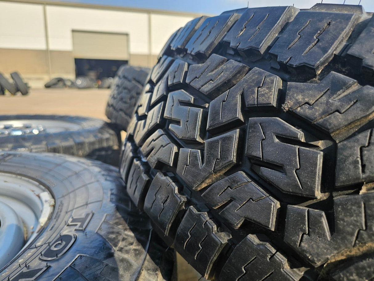 17" Ford F-250 F-350 OEM 3828 wheels rims tires 2022 2023 2024 2025 TOYO A/T3 Texas Truck Tire