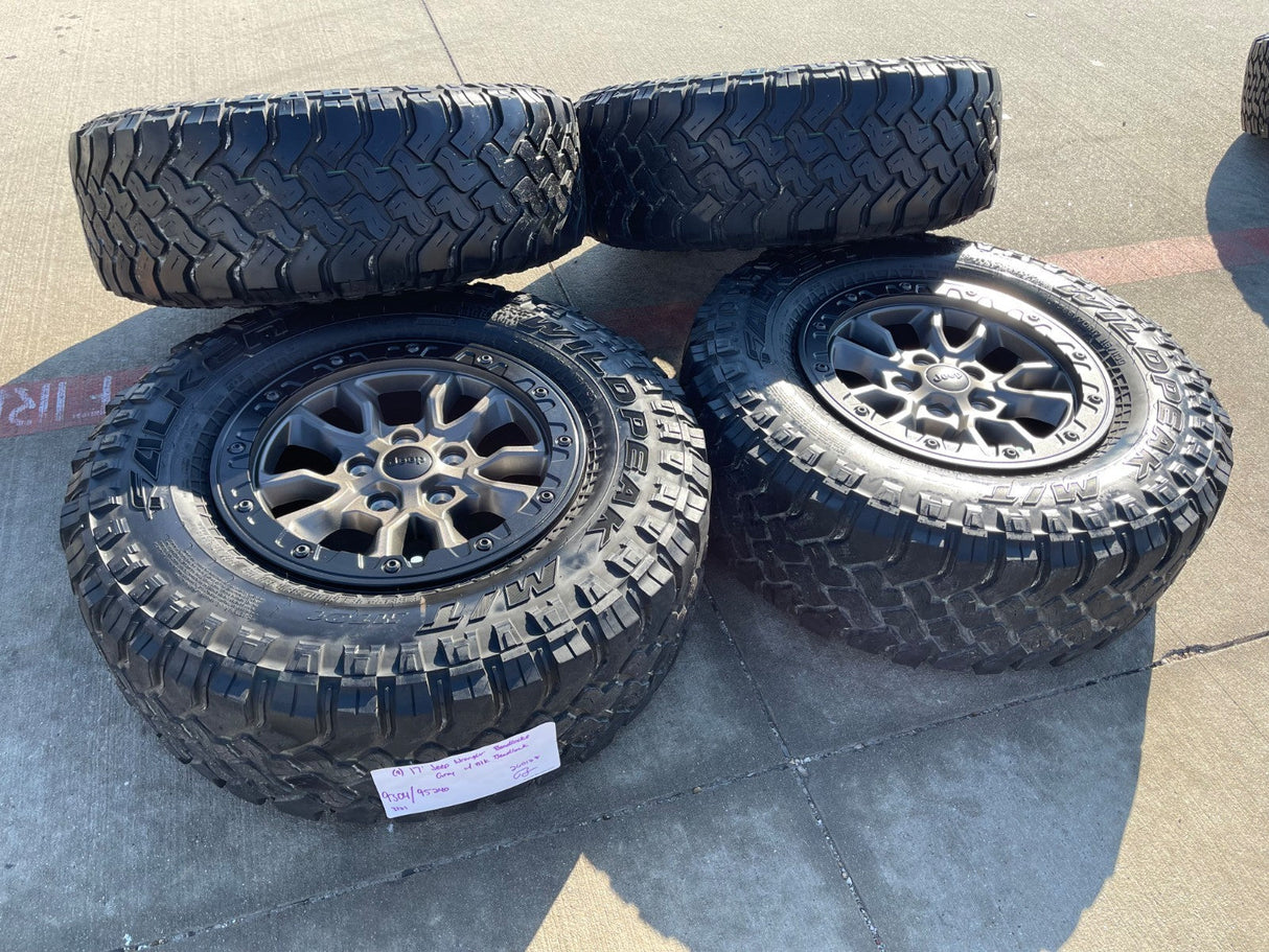 17" Jeep Wrangler 392 Gladiator Rubicon OEM 9304 95240 BEADLOCK wheels rims Texas Truck Tire