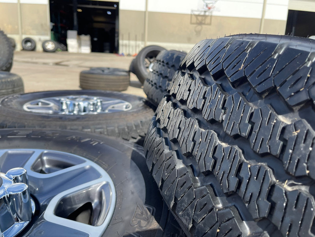 18" Ford F-250 F-350 Lariat FX-4 OEM wheels 10480 10298 tires BRIDGESTONE A/T Texas Truck Tire