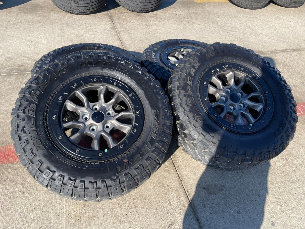17" Jeep Wrangler 392 Gladiator Rubicon OEM 9304 95240 BEADLOCK wheels rims Texas Truck Tire