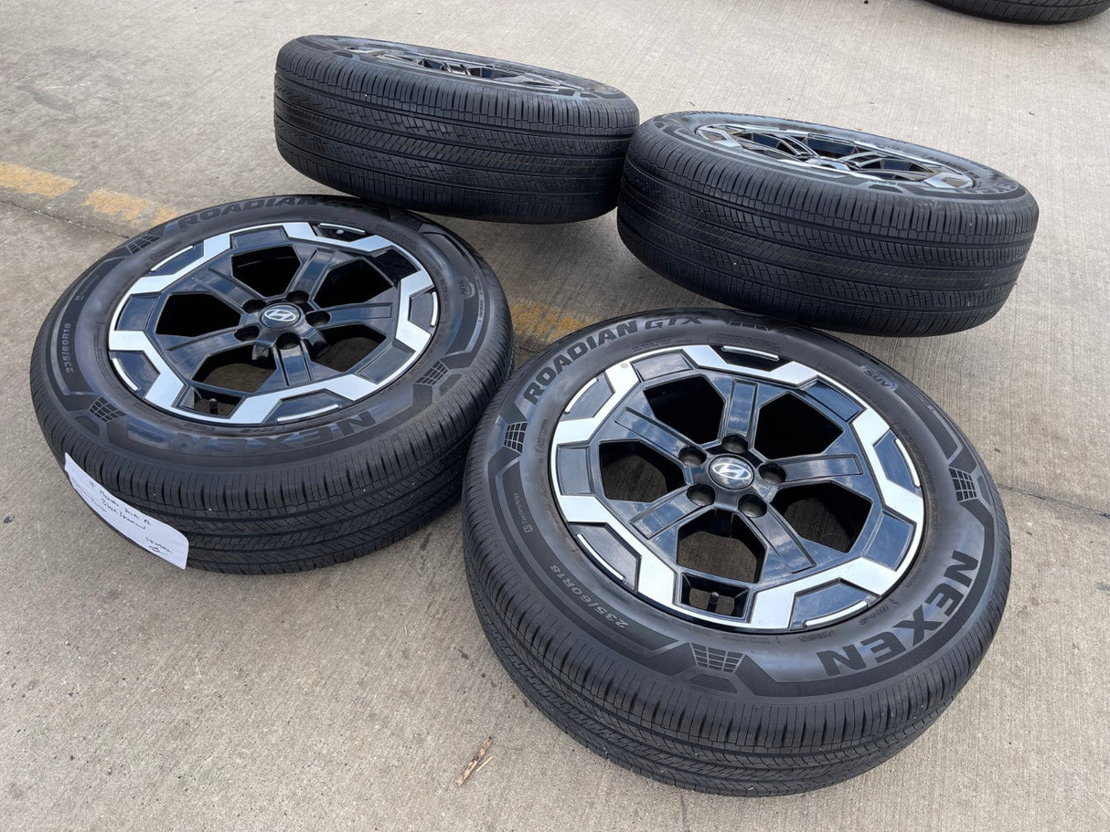 18" Hyundai Santa Fe Cruz OEM wheels rims 52910 Black 2023 2024 2025 2026 Texas Truck Tire