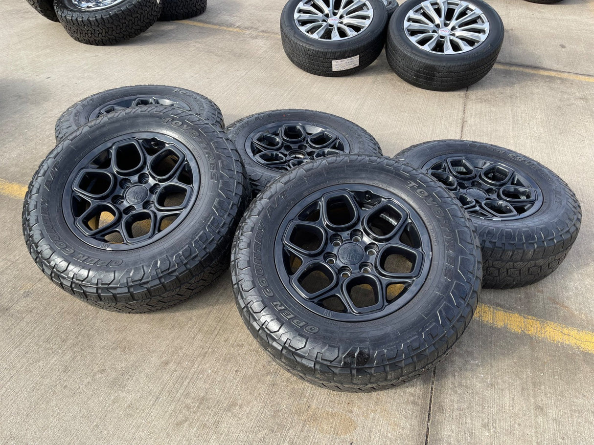 (5) 18" AEV SALTA GMC Sierra AT4X Chevy Silverado OEM rims wheels TOYO A/T3 Texas Truck Tire