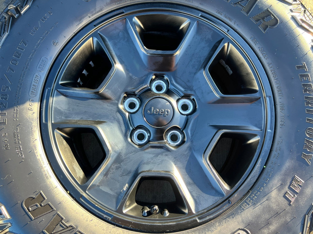 17" Jeep Wrangler Rubicon OEM 9260 wheels rims Gladiator GOODYEAR A/T 33" NEW Texas Truck Tire