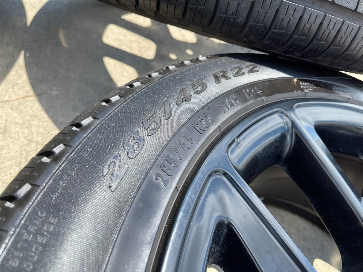 22" Dodge Ram 1500 OEM LIMITED Laramie wheels rims black 2725 2684 PIRELLI Texas Truck Tire