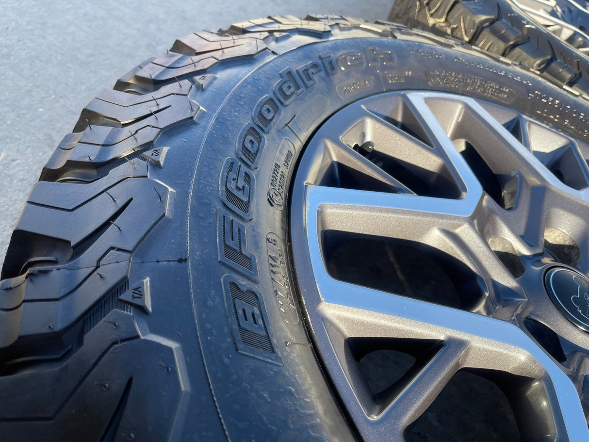 18" Jeep Wrangler Grand Cherokee Gladiator OEM 9331 wheels rims NEW BFG Texas Truck Tire