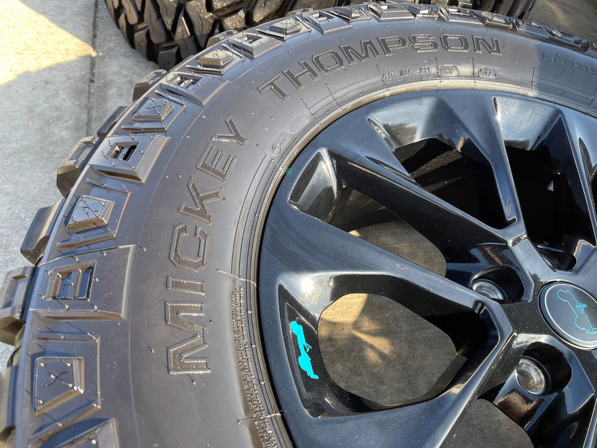 20" Jeep Wrangler HIGH ALTITUDE 9262 96902 OEM wheels rims Gladiator MICKEY 35" Texas Truck Tire
