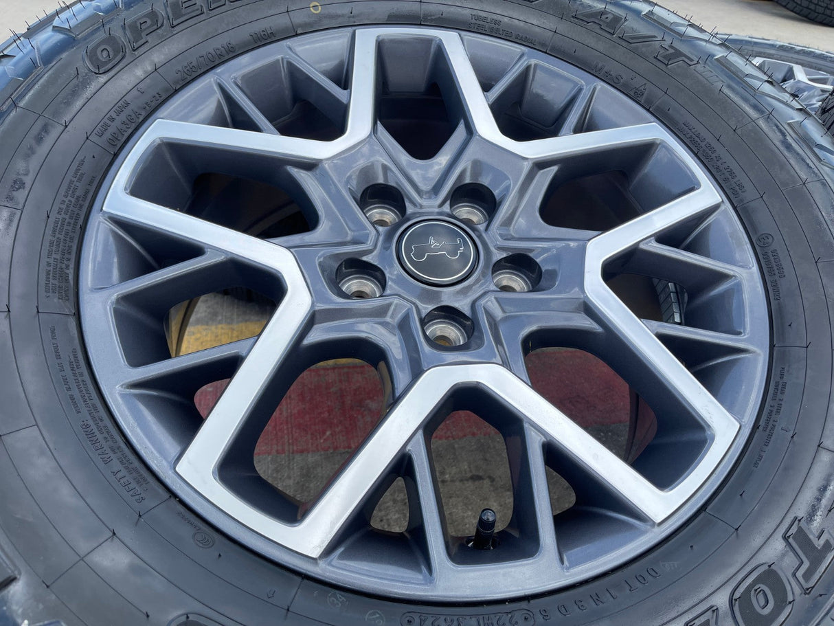 18" Jeep Grand Cherokee OEM 9331 wheels rims Wrangler Gladiator 2024 2025 NEW Texas Truck Tire