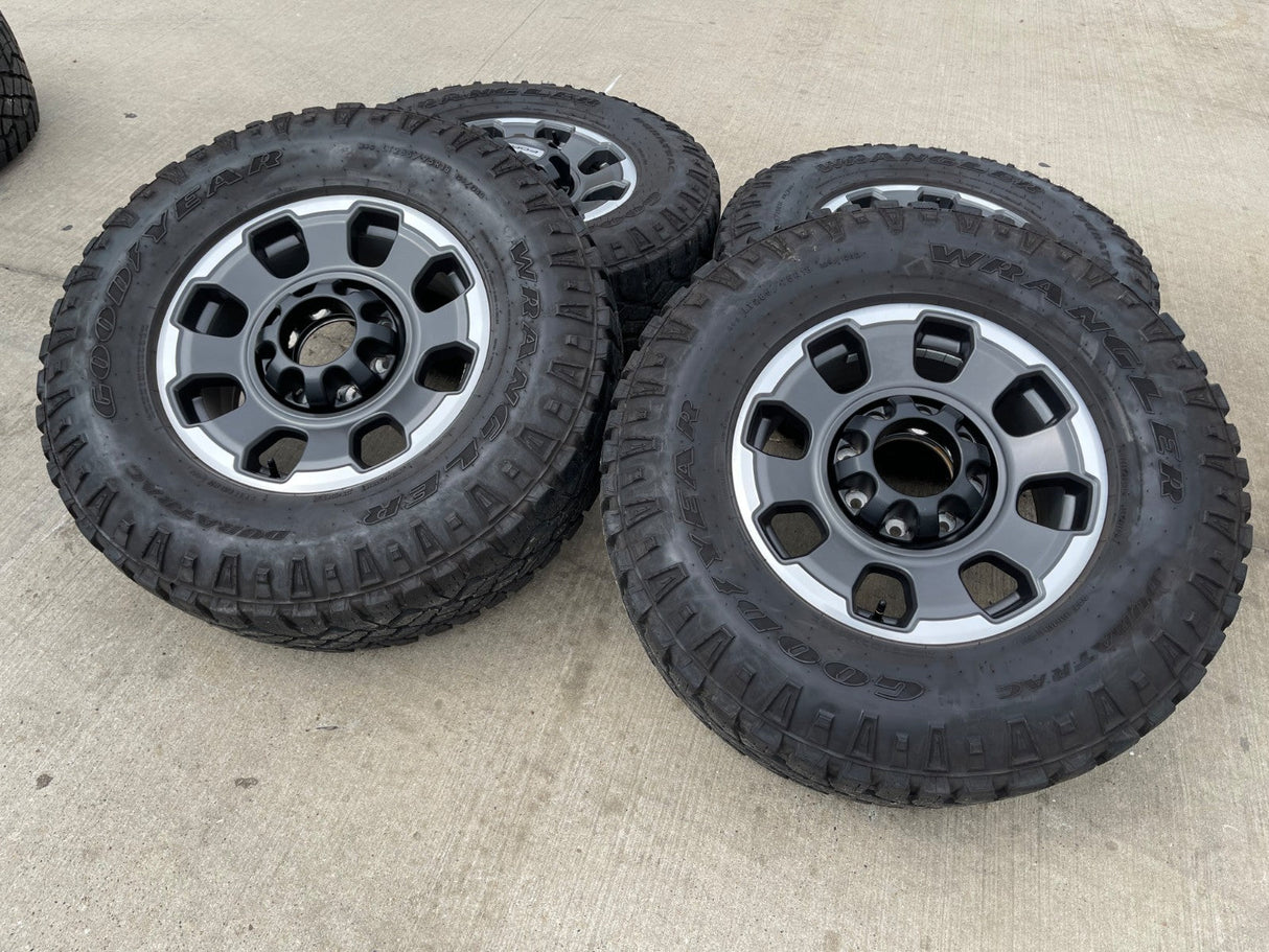 18" Ford F-250 F-350 OEM TREMOR rims wheels 10482 tires DURATRAC R/T 35" Texas Truck Tire