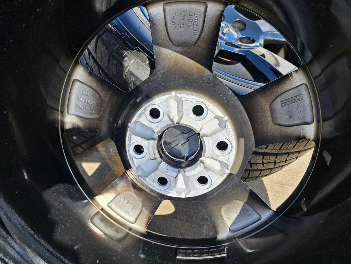 20" Chevy Silverado 1500 Tahoe Suburban OEM wheels rims 5652 5754 tires GMC Texas Truck Tire