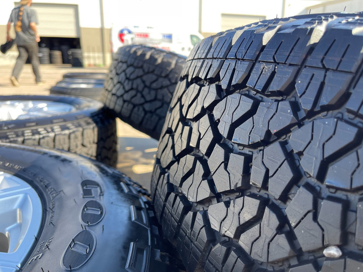 20" GMC Sierra AT4 2500 3500 OEM wheels rims 5950 Silverado 2023 2024 2025 NEW Texas Truck Tire